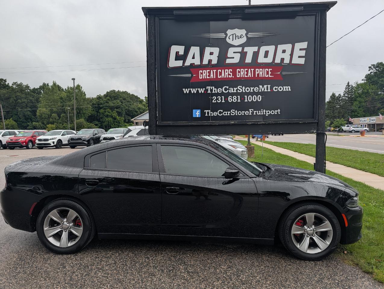 Dodge Charger 4dr Sdn SXT RWD 2017