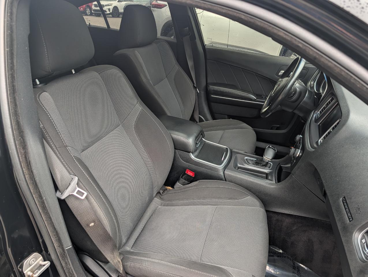Dodge Charger 4dr Sdn SXT RWD 2017