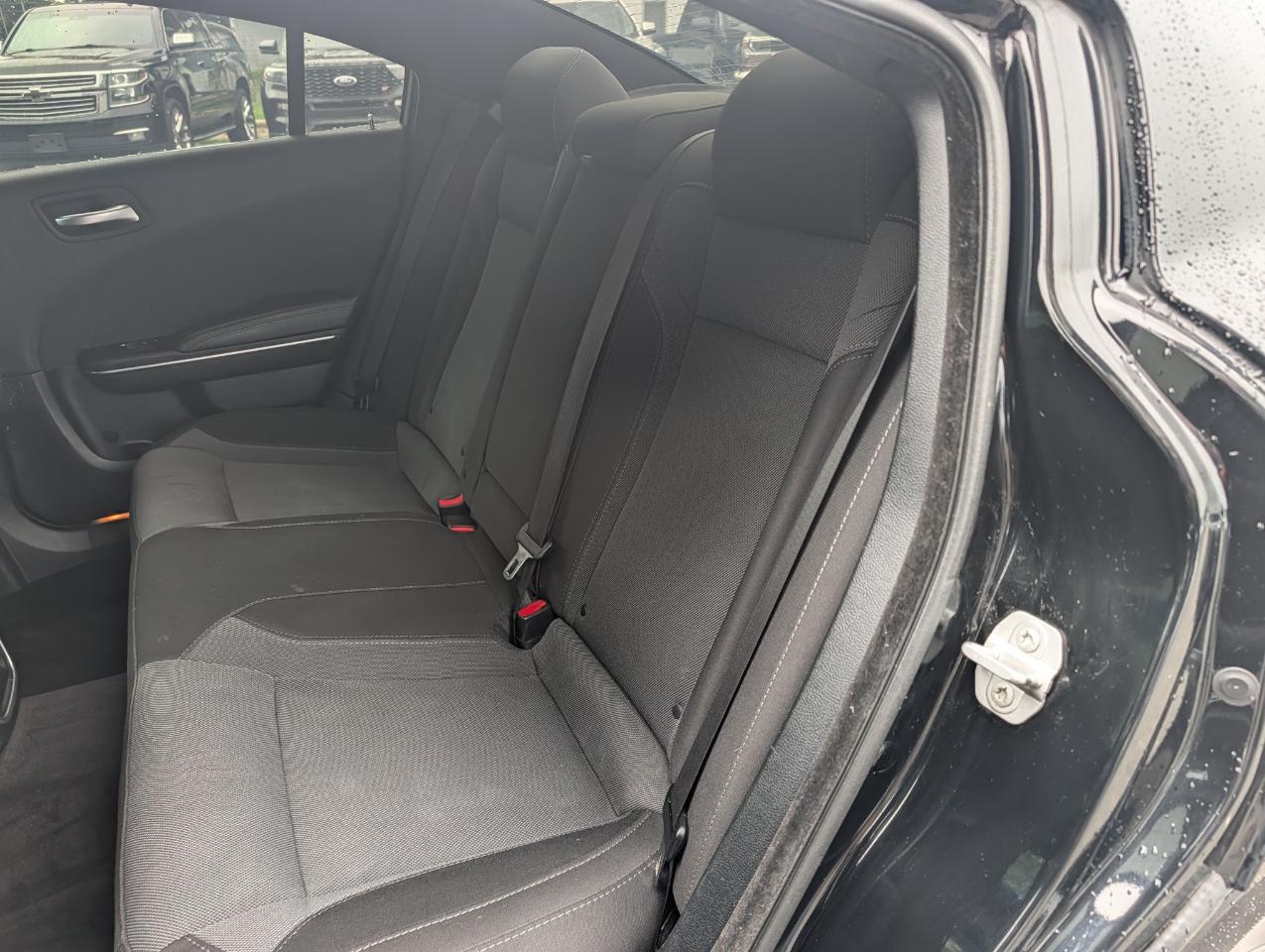 Dodge Charger 4dr Sdn SXT RWD 2017