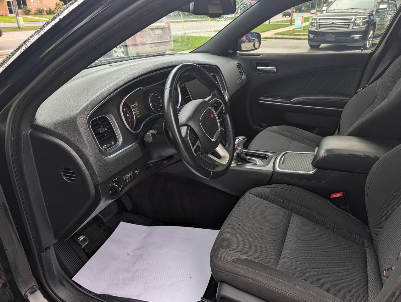 Dodge Charger 4dr Sdn SXT RWD 2017