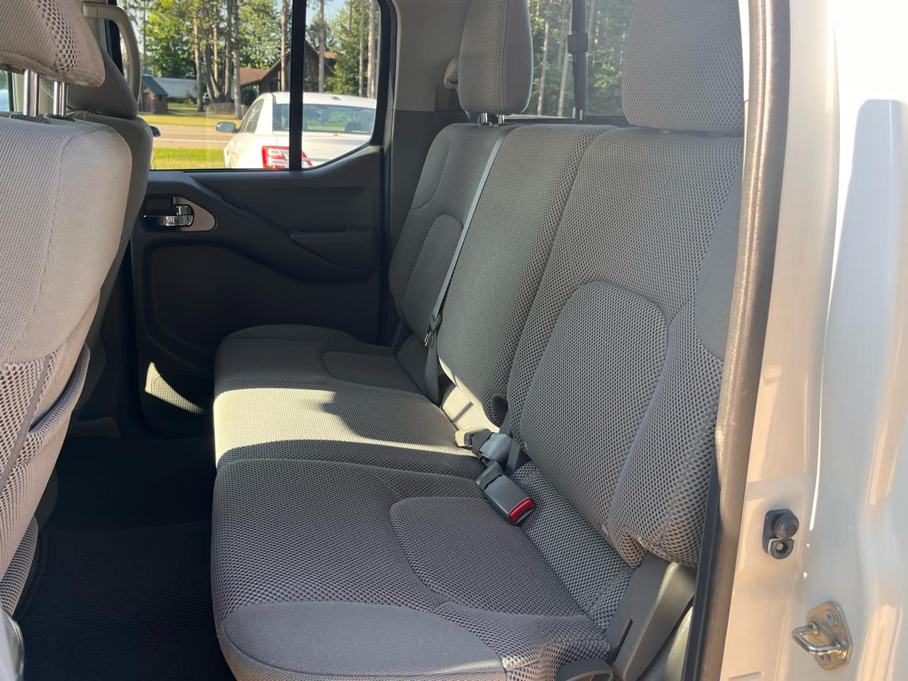 Nissan Frontier 2017.5 Crew Cab 4x4 SV V6 Auto Long Bed 2017