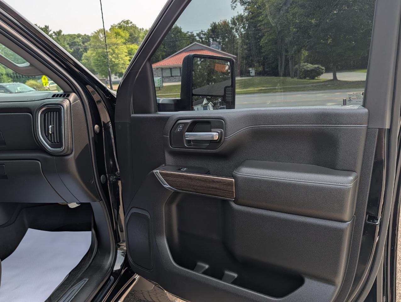 Chevrolet Silverado 2500HD 4WD Crew Cab 172" LT 2023