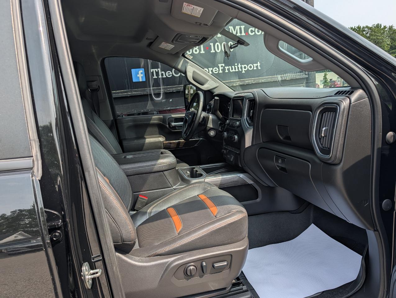 Chevrolet Silverado 2500HD 4WD Crew Cab 172" LT 2023