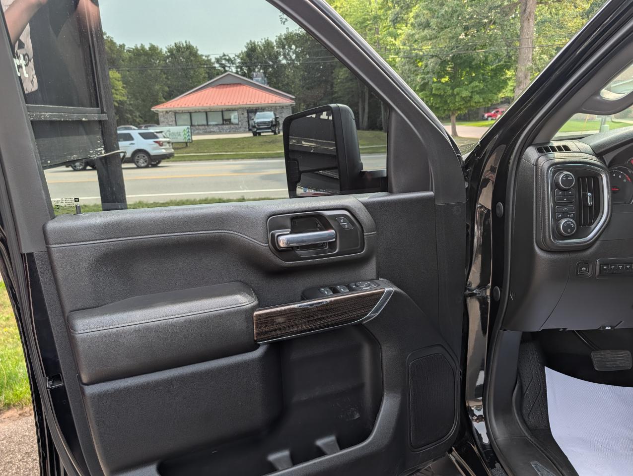 Chevrolet Silverado 2500HD 4WD Crew Cab 172" LT 2023