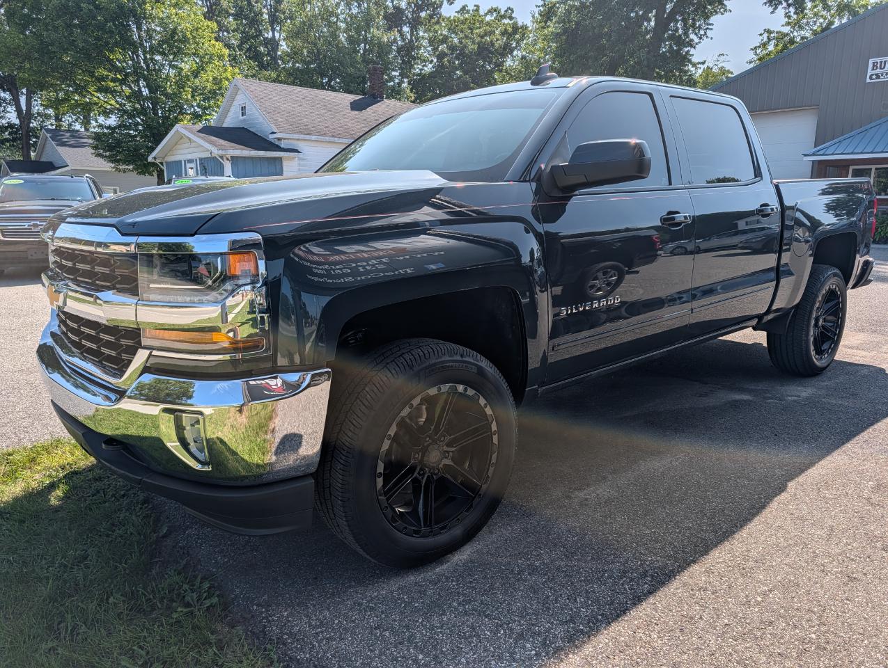 Chevrolet Silverado 1500 4WD Crew Cab 143.5" LT w/1LT 2018