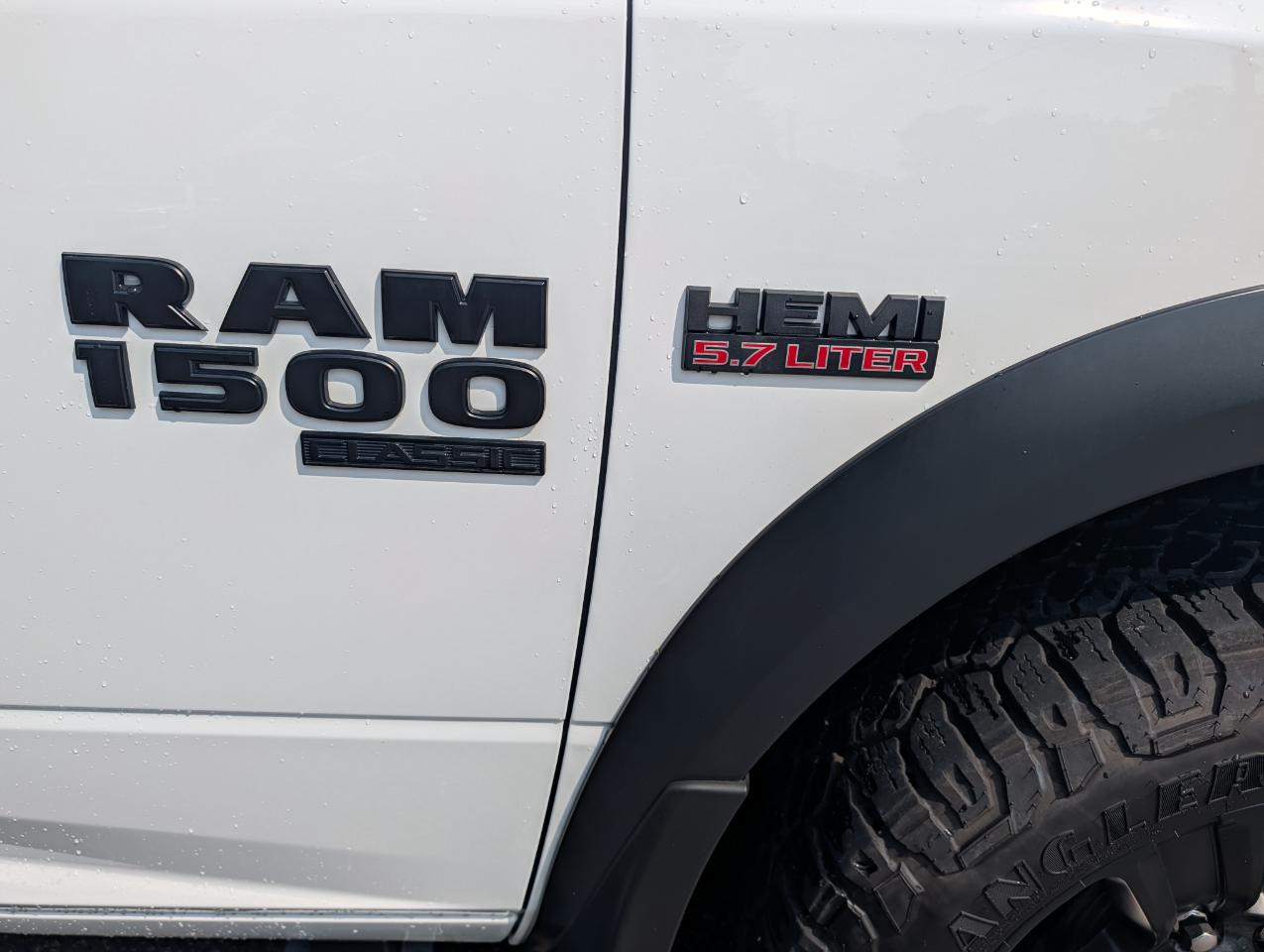 RAM 1500 Classic Warlock 4x4 Crew Cab 5'7" Box 2021