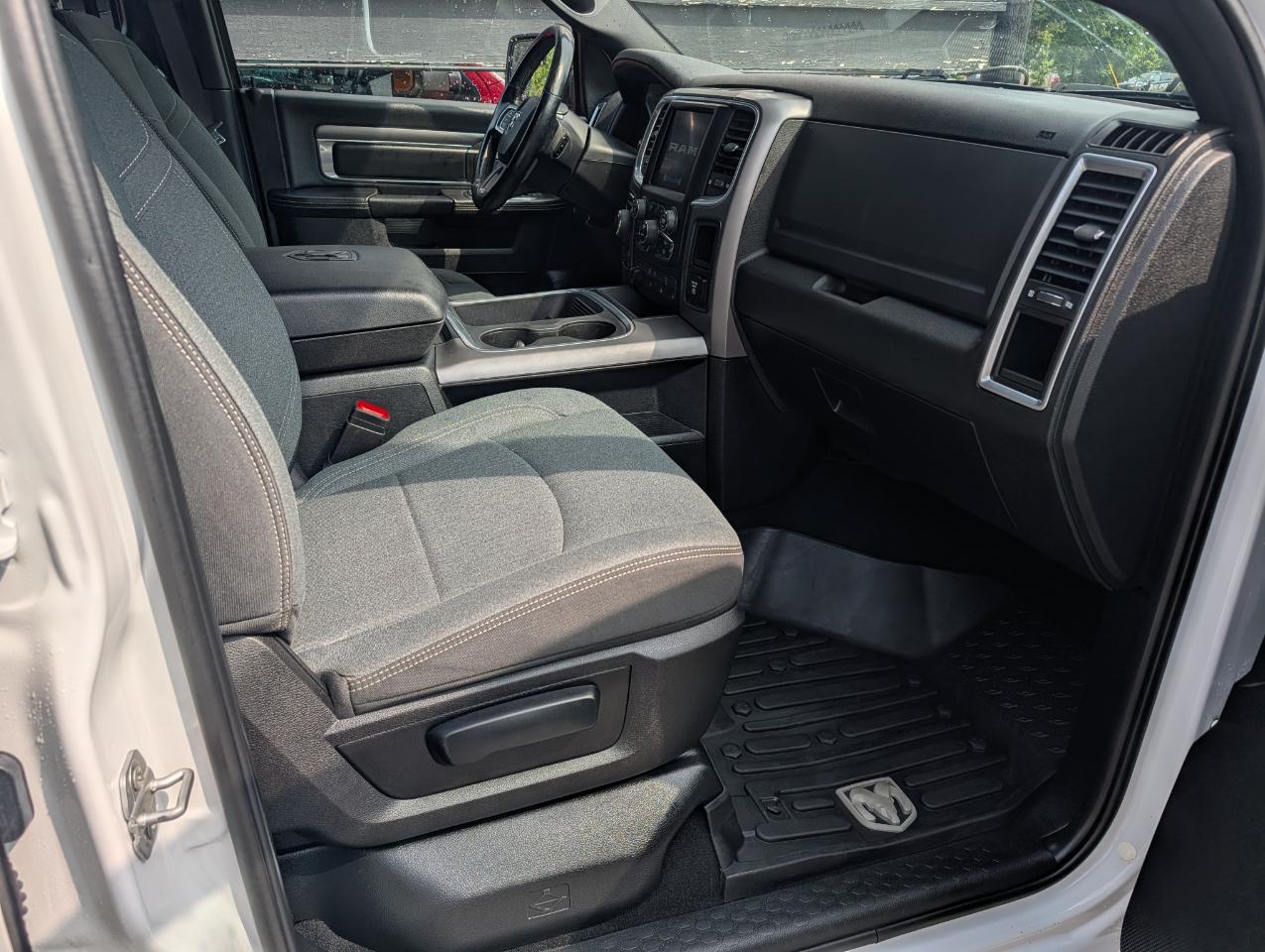RAM 1500 Classic Warlock 4x4 Crew Cab 5'7" Box 2021