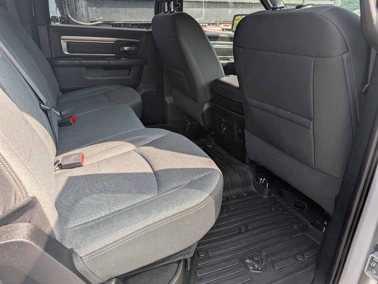 RAM 1500 Classic Warlock 4x4 Crew Cab 5'7" Box 2021