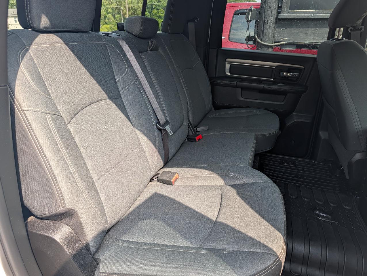 RAM 1500 Classic Warlock 4x4 Crew Cab 5'7" Box 2021