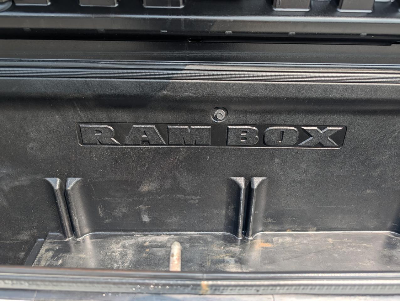 RAM 1500 Classic Warlock 4x4 Crew Cab 5'7" Box 2021