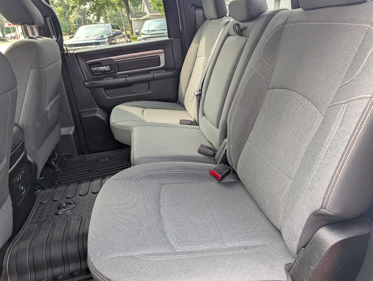 RAM 1500 Classic Warlock 4x4 Crew Cab 5'7" Box 2021
