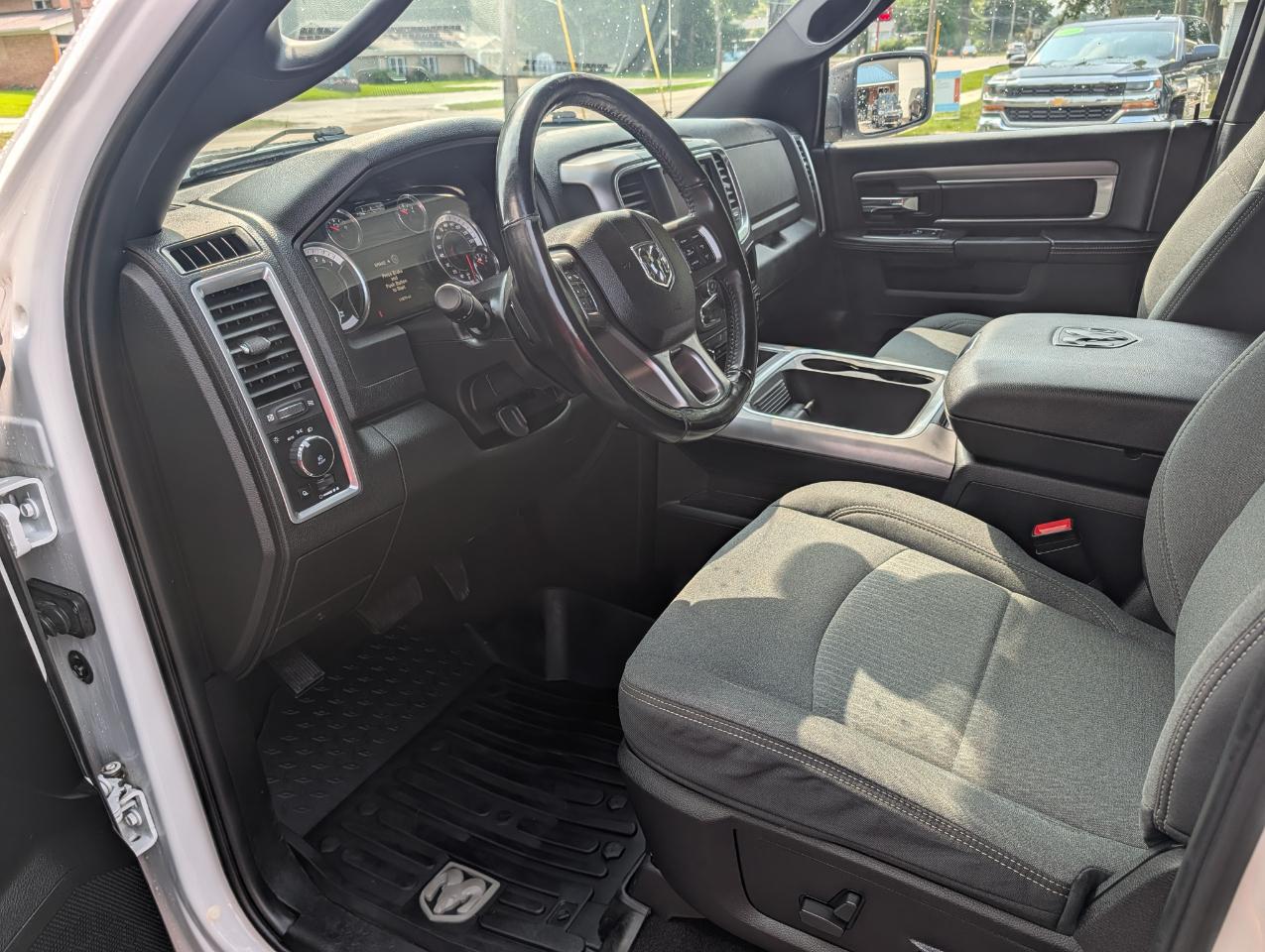 RAM 1500 Classic Warlock 4x4 Crew Cab 5'7" Box 2021