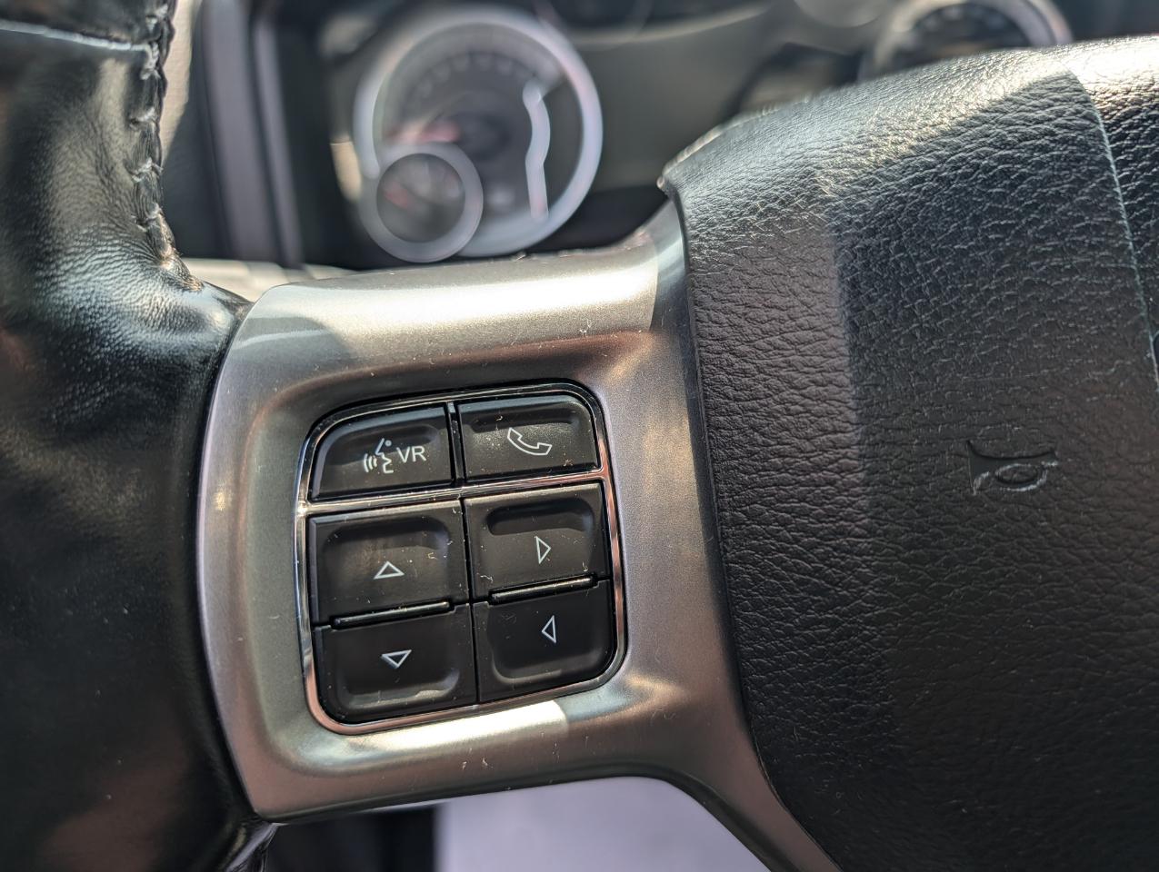 RAM 1500 Classic Warlock 4x4 Crew Cab 5'7" Box 2021