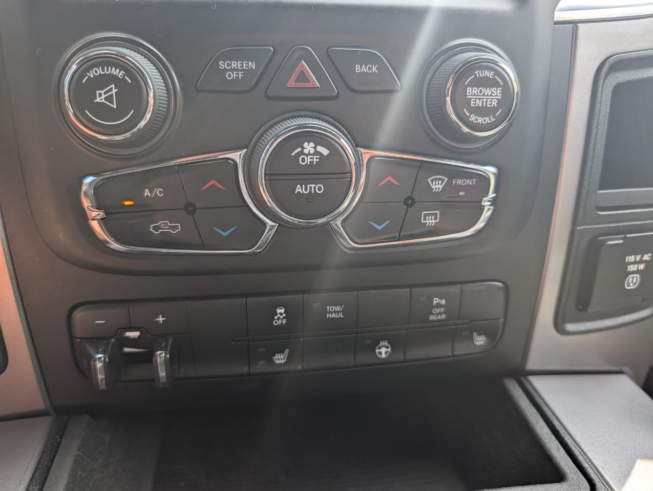RAM 1500 Classic Warlock 4x4 Crew Cab 5'7" Box 2021