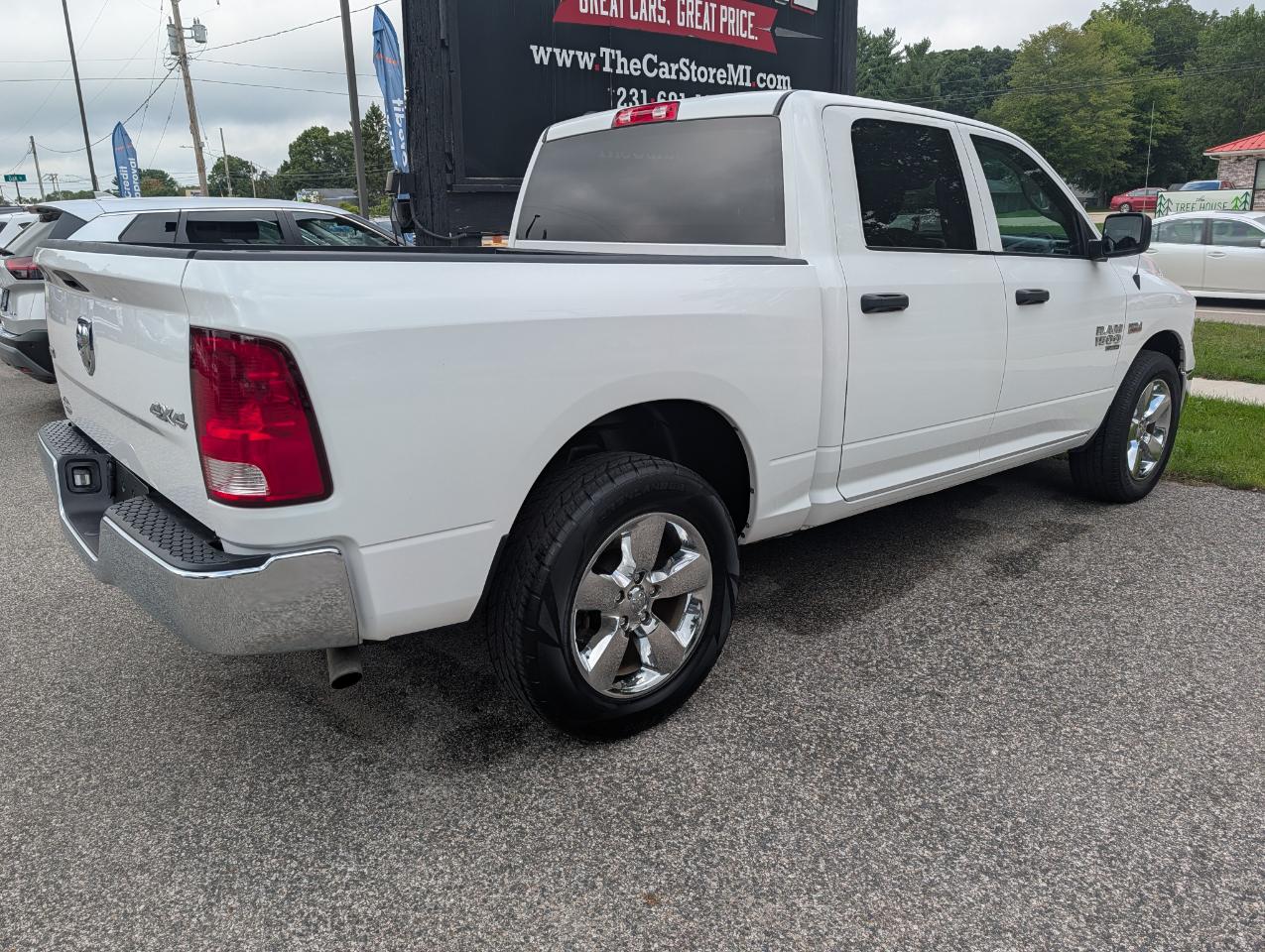RAM 1500 Classic SLT 4x4 Crew Cab 5'7" Box 2022