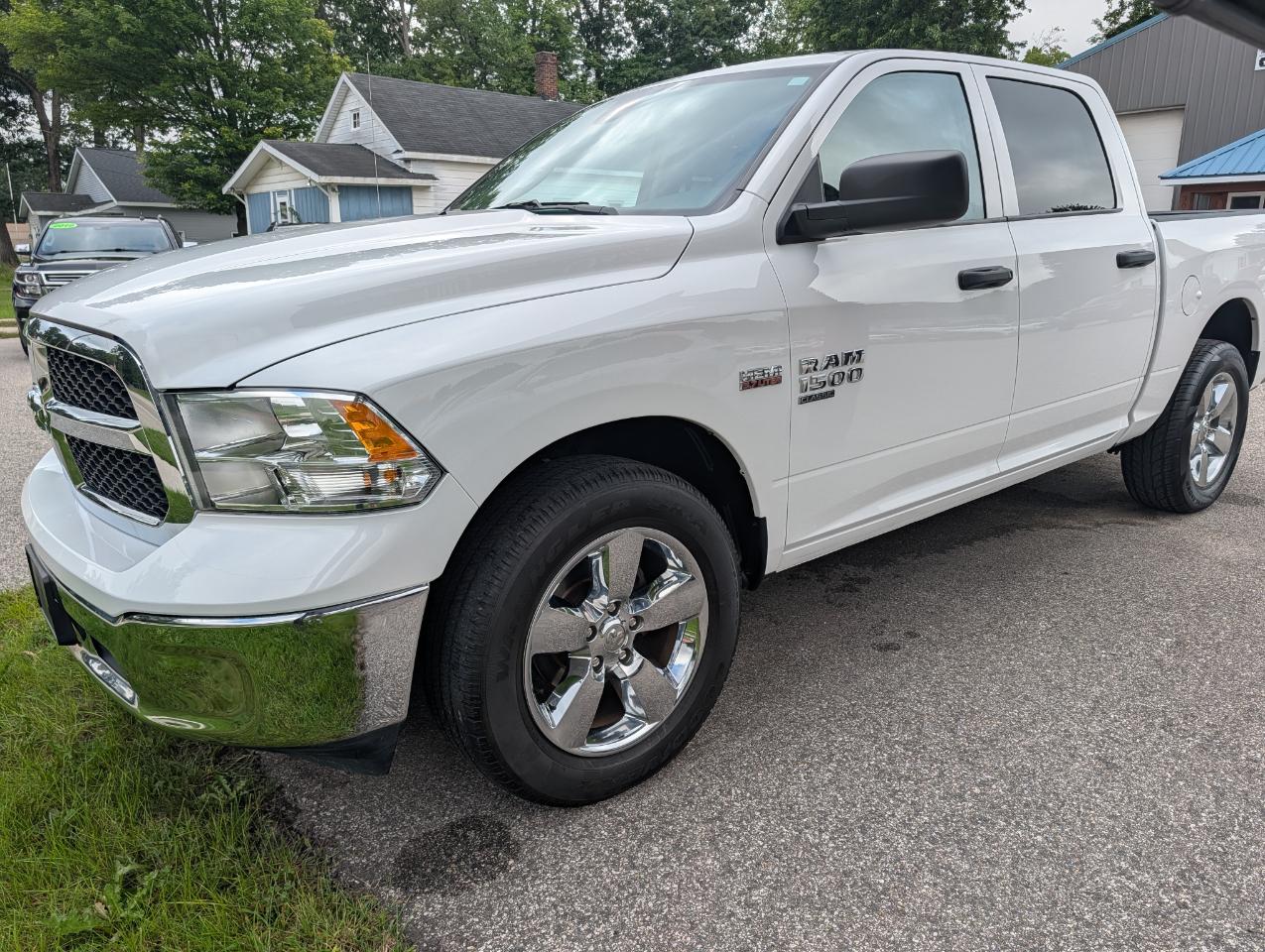 RAM 1500 Classic SLT 4x4 Crew Cab 5'7" Box 2022