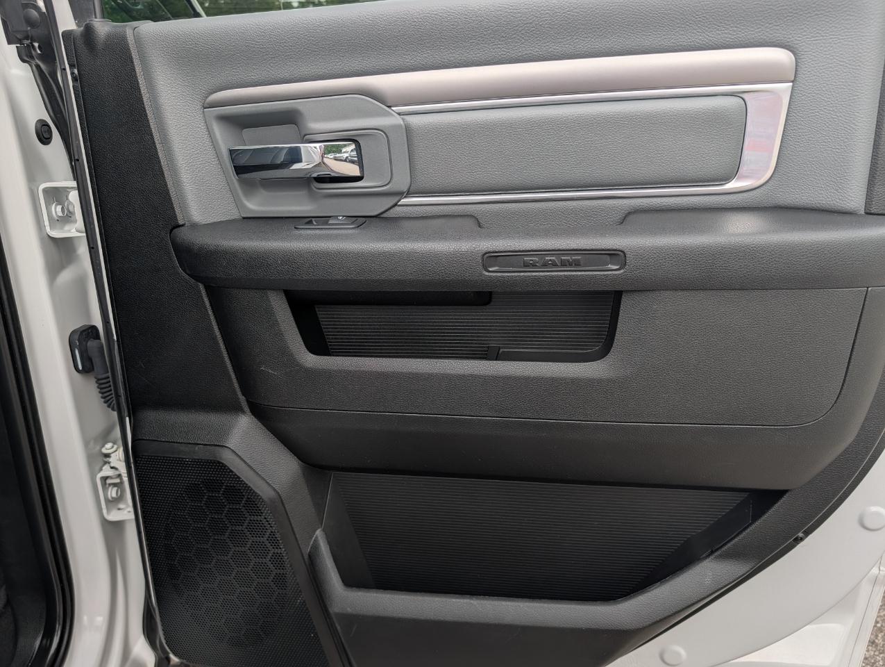 RAM 1500 Classic SLT 4x4 Crew Cab 5'7" Box 2022
