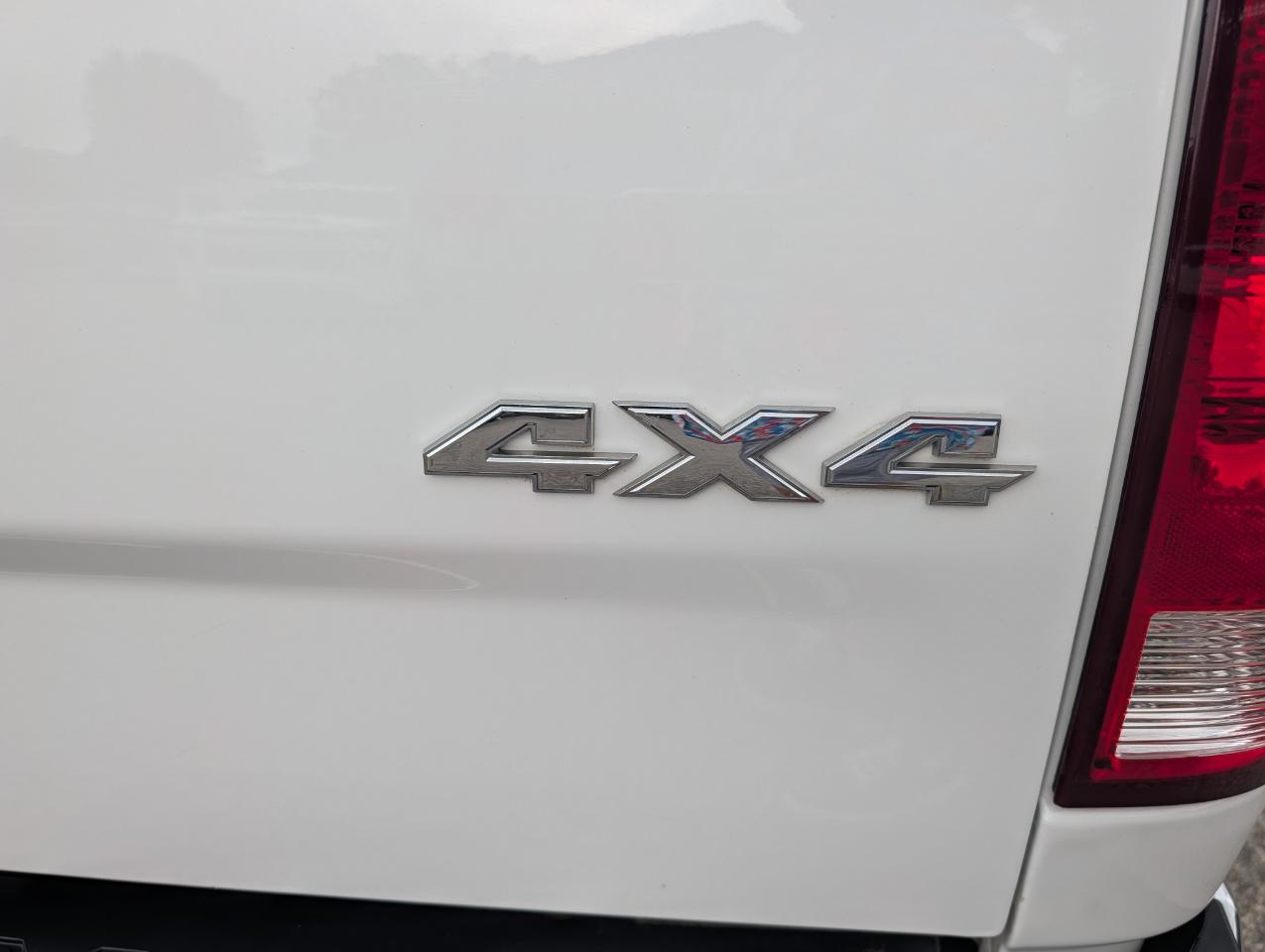 RAM 1500 Classic SLT 4x4 Crew Cab 5'7" Box 2022
