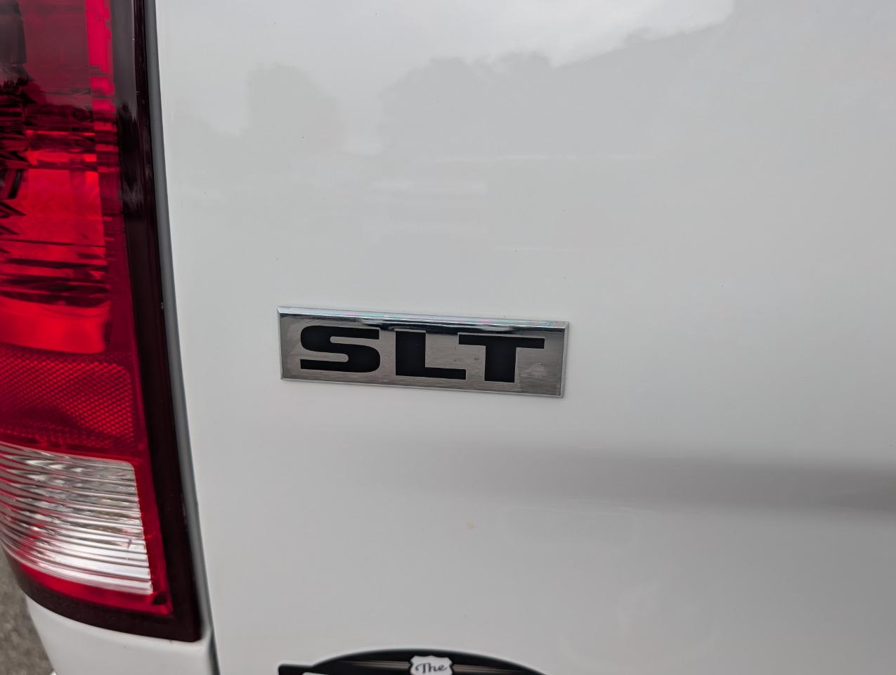 RAM 1500 Classic SLT 4x4 Crew Cab 5'7" Box 2022