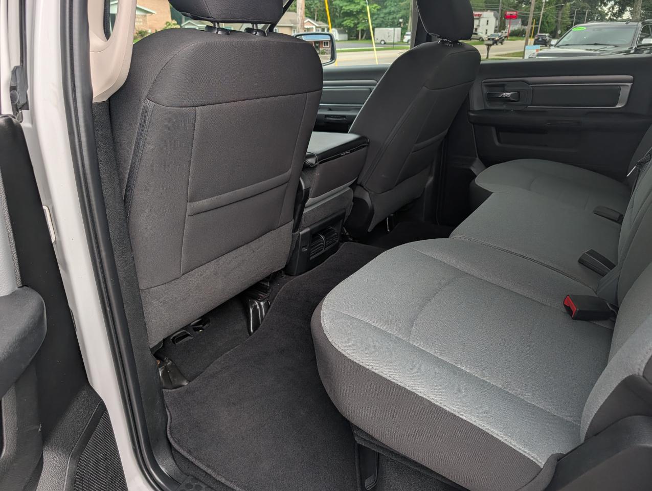RAM 1500 Classic SLT 4x4 Crew Cab 5'7" Box 2022