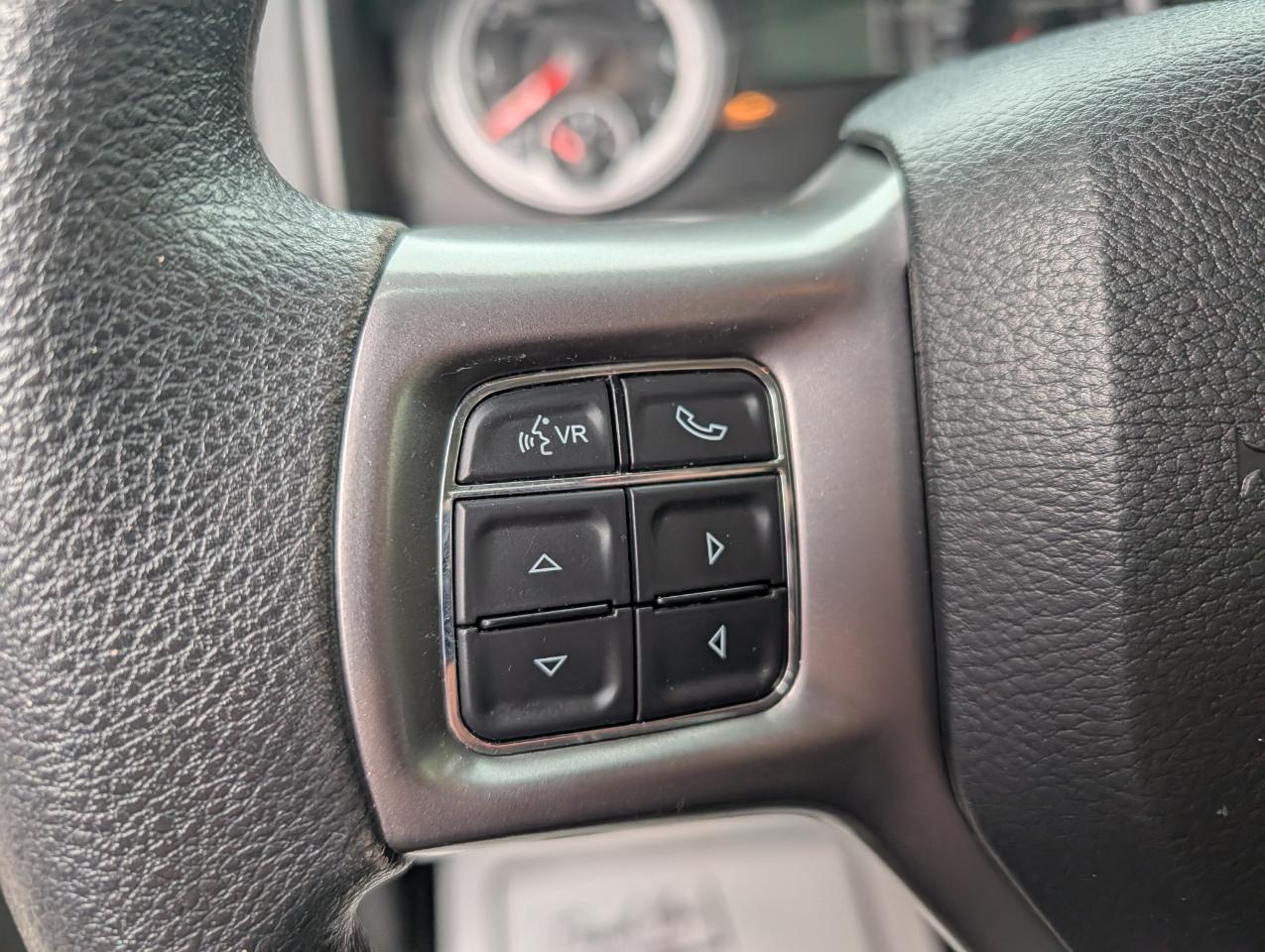 RAM 1500 Classic SLT 4x4 Crew Cab 5'7" Box 2022
