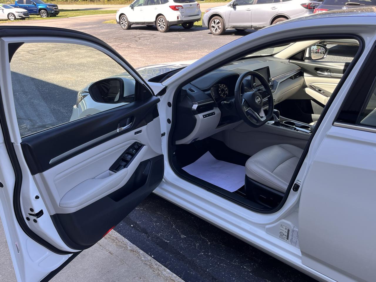 Nissan Altima 2.5 Platinum AWD Sedan 2021