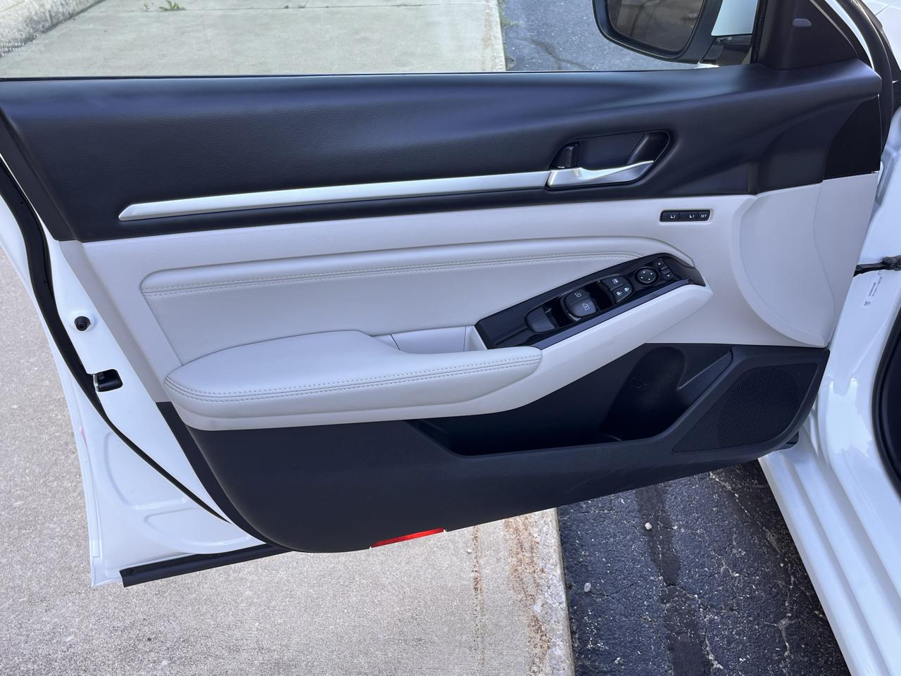 Nissan Altima 2.5 Platinum AWD Sedan 2021