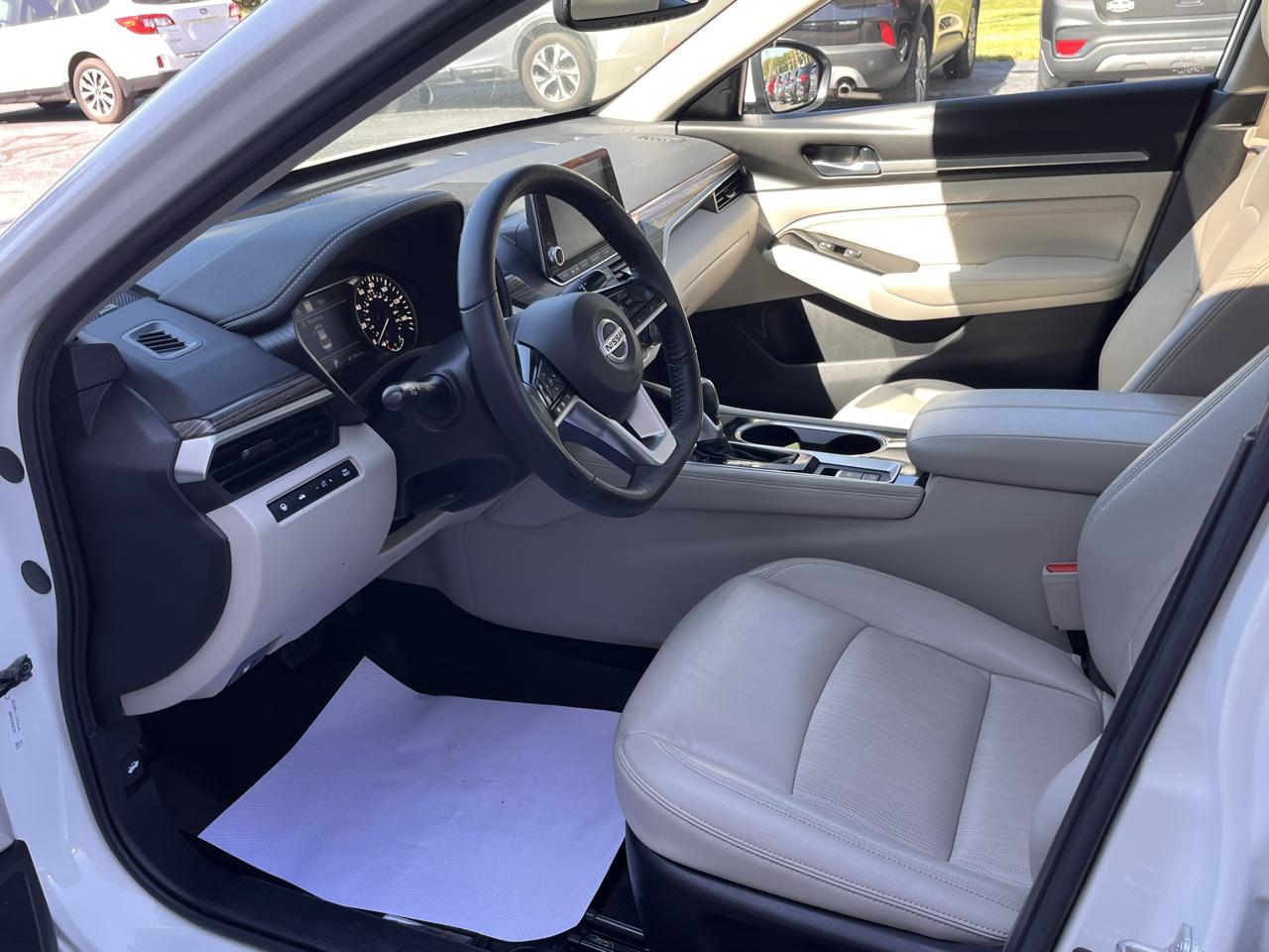 Nissan Altima 2.5 Platinum AWD Sedan 2021