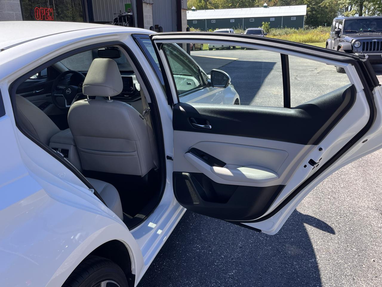 Nissan Altima 2.5 Platinum AWD Sedan 2021