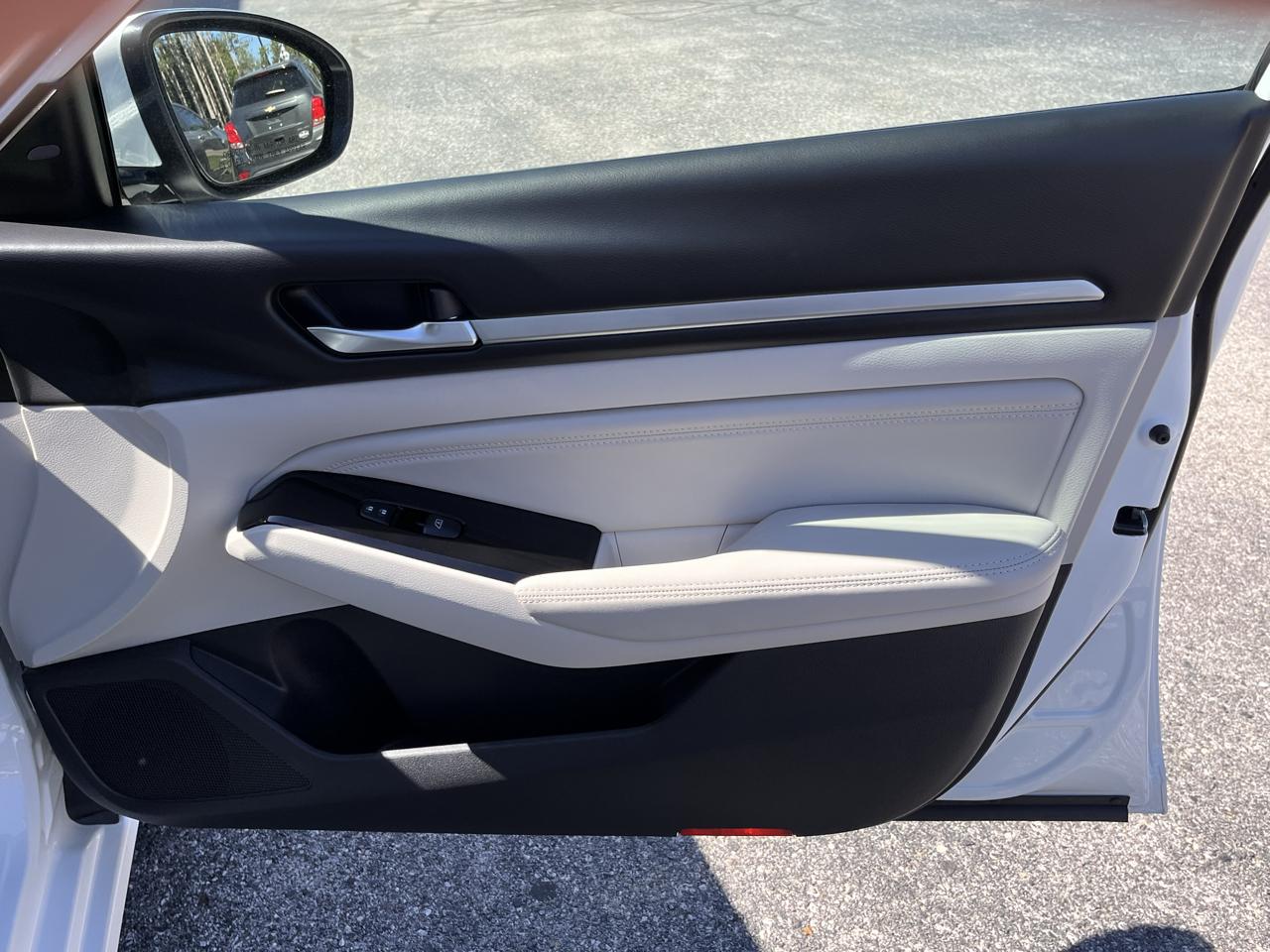 Nissan Altima 2.5 Platinum AWD Sedan 2021