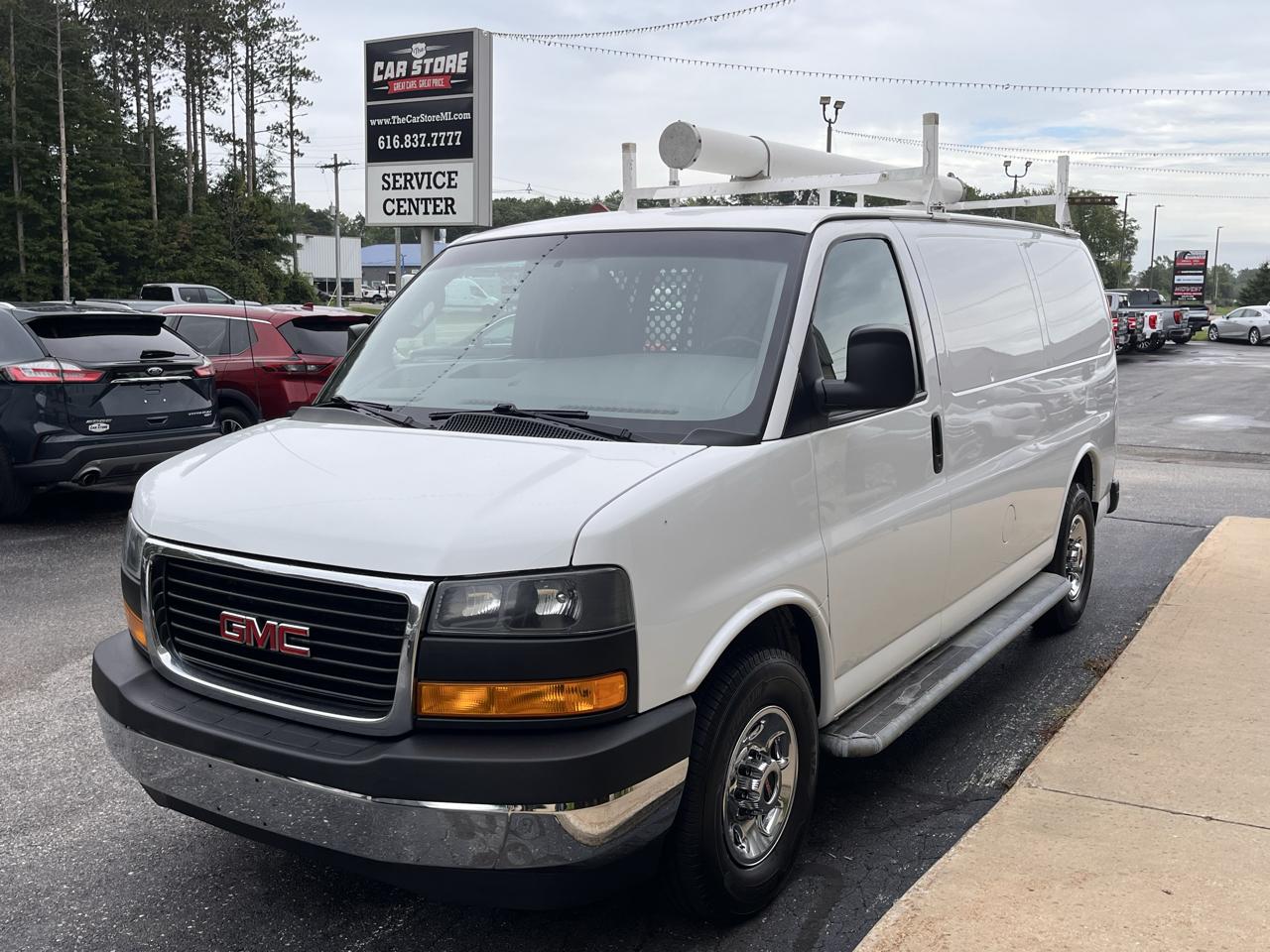 GMC Savana Cargo Van RWD 2500 135" 2018