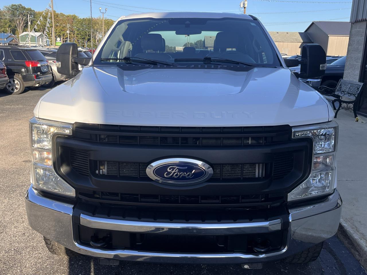 Ford Super Duty F-250 SRW XL 4WD Crew Cab 8' Box 2022