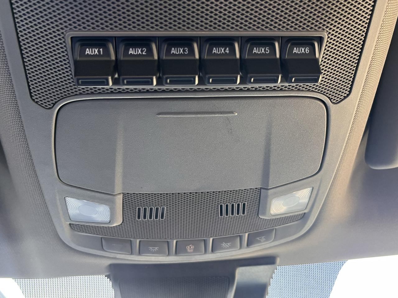 Ford Super Duty F-250 SRW XL 4WD Crew Cab 8' Box 2022