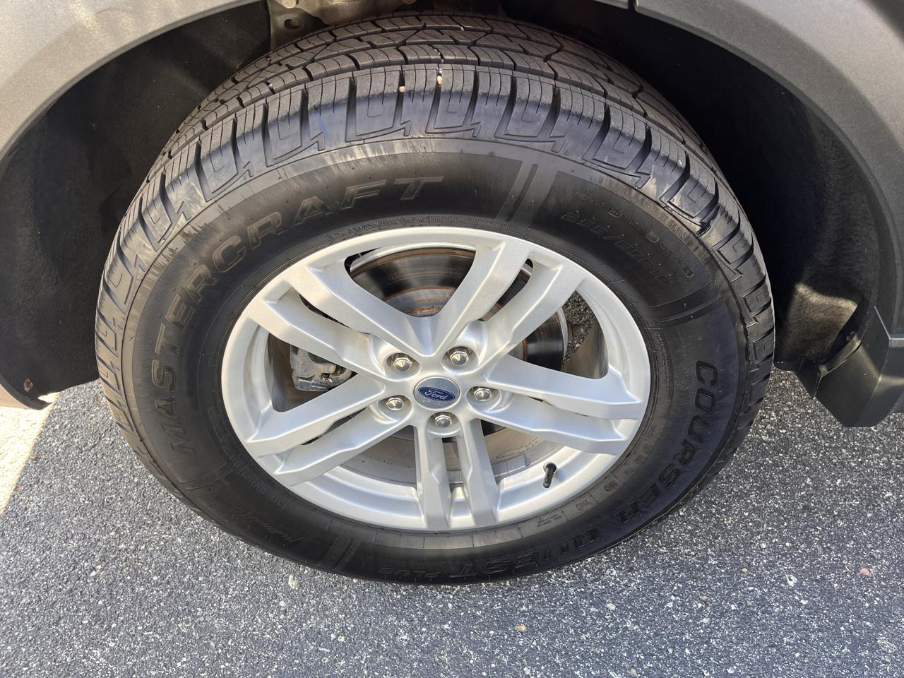 Ford Explorer XLT 4WD 2021