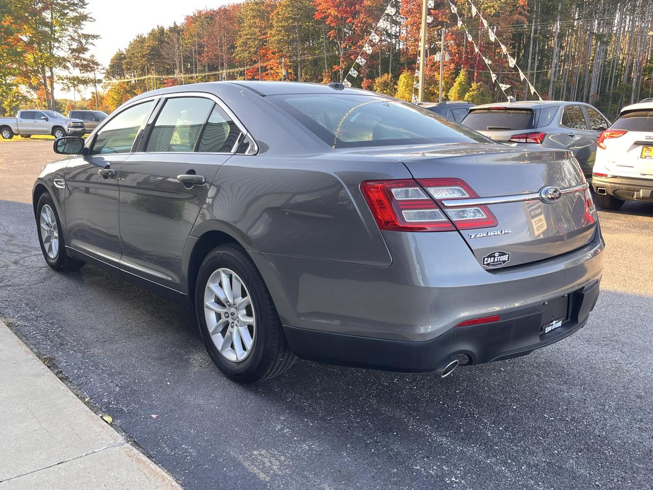 Ford Taurus 4dr Sdn SE FWD 2014