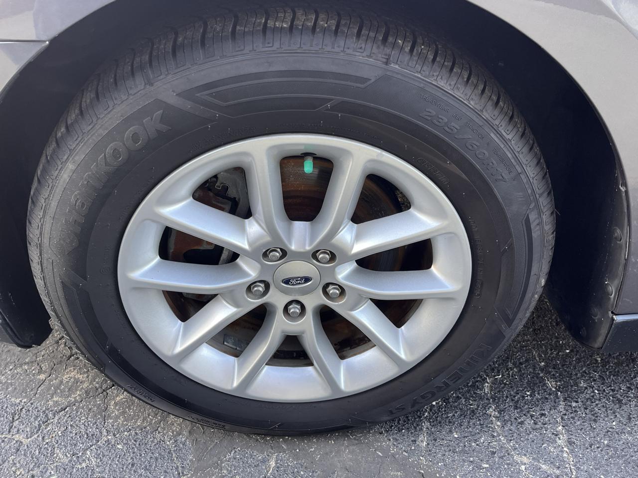 Ford Taurus 4dr Sdn SE FWD 2014