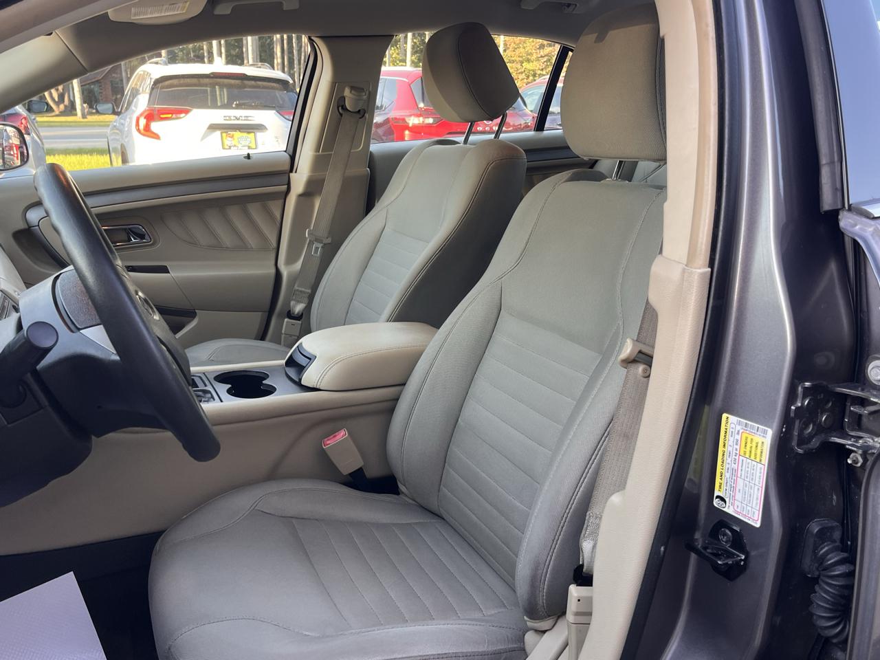 Ford Taurus 4dr Sdn SE FWD 2014