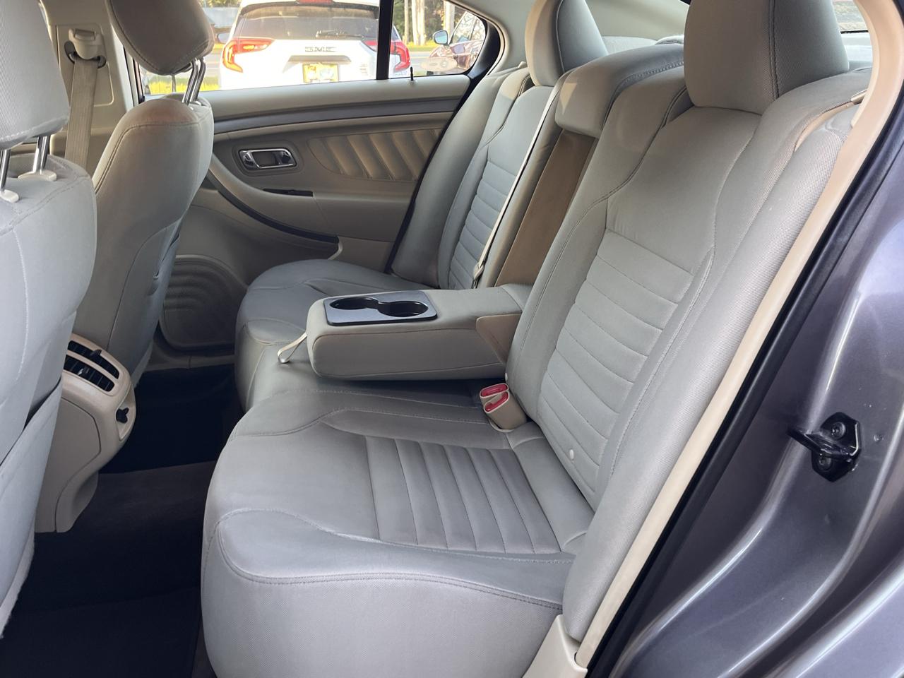 Ford Taurus 4dr Sdn SE FWD 2014