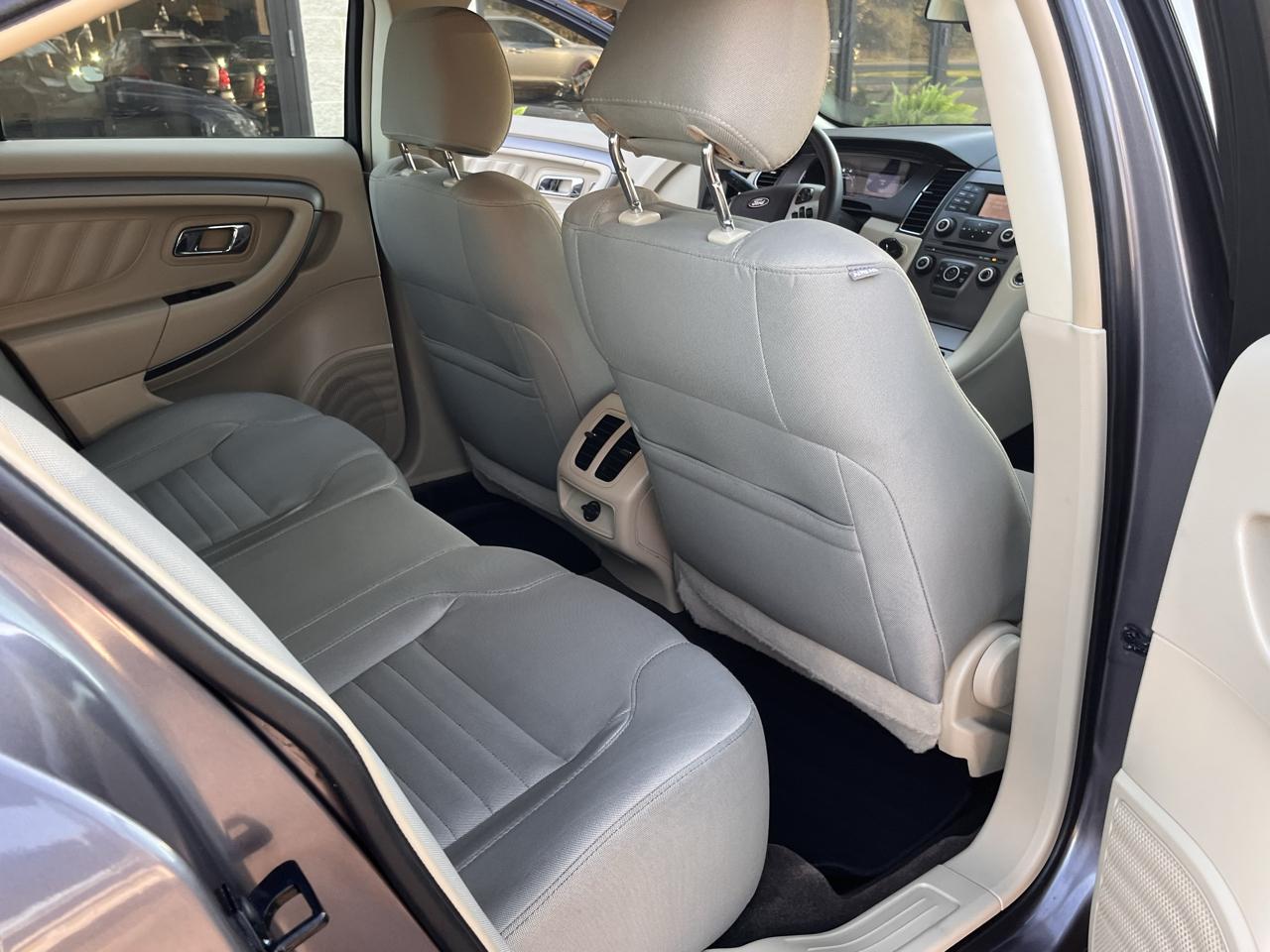 Ford Taurus 4dr Sdn SE FWD 2014