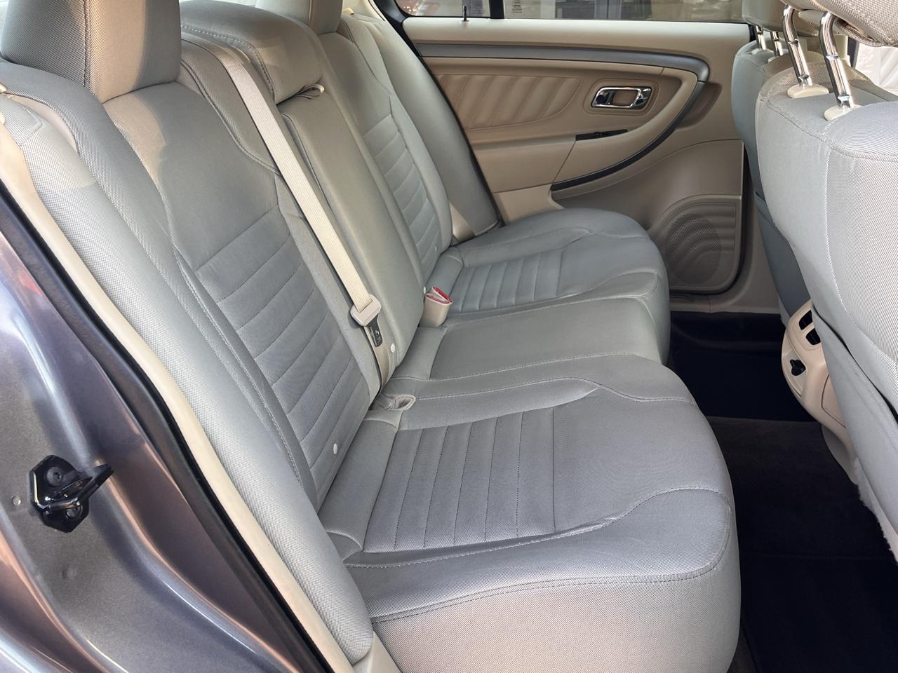 Ford Taurus 4dr Sdn SE FWD 2014