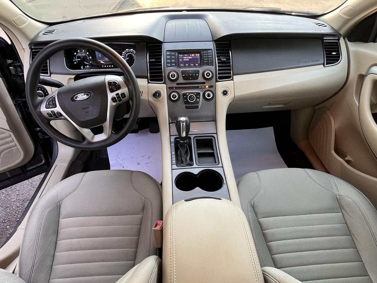 Ford Taurus 4dr Sdn SE FWD 2014