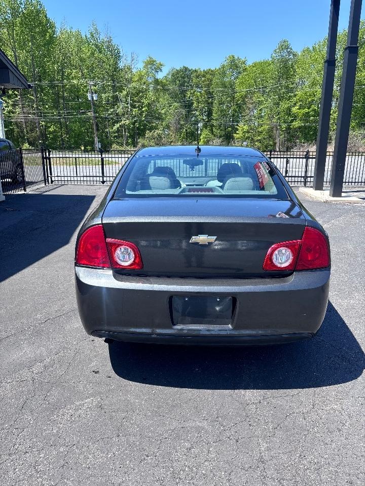 Chevrolet Malibu  2011