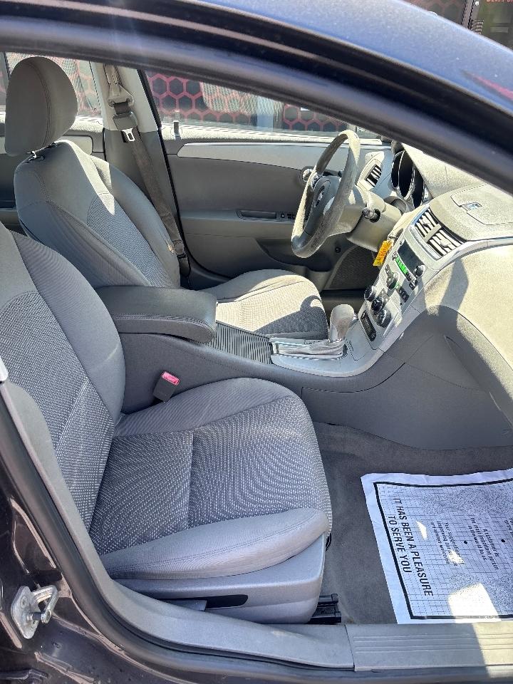 Chevrolet Malibu  2011