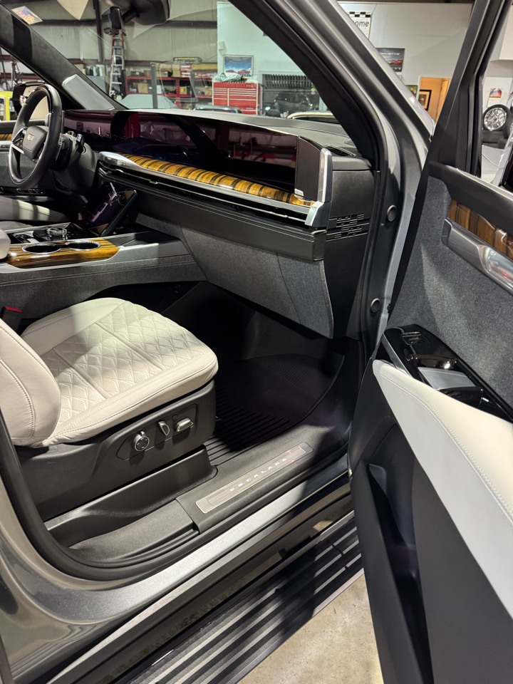 Cadillac Escalade Sport Platinum AWD 2025