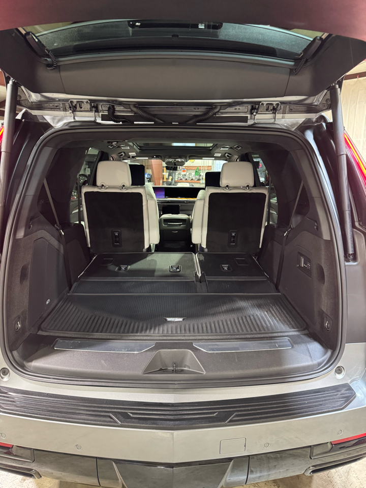 Cadillac Escalade Sport Platinum AWD 2025