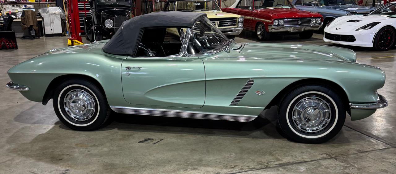 Chevrolet Corvette 2D Convertible 1962