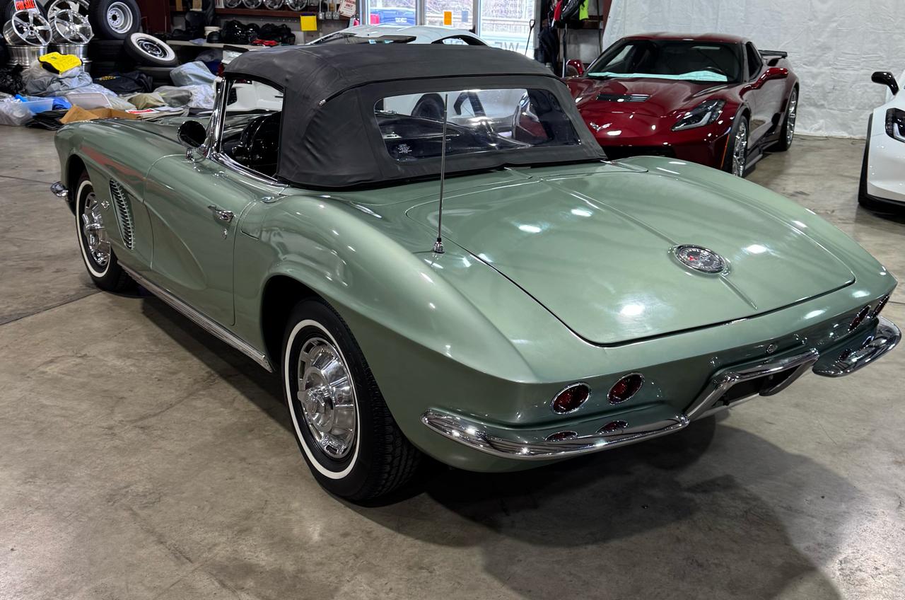 Chevrolet Corvette 2D Convertible 1962