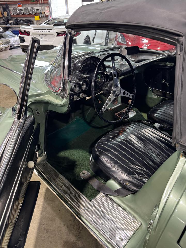 Chevrolet Corvette 2D Convertible 1962