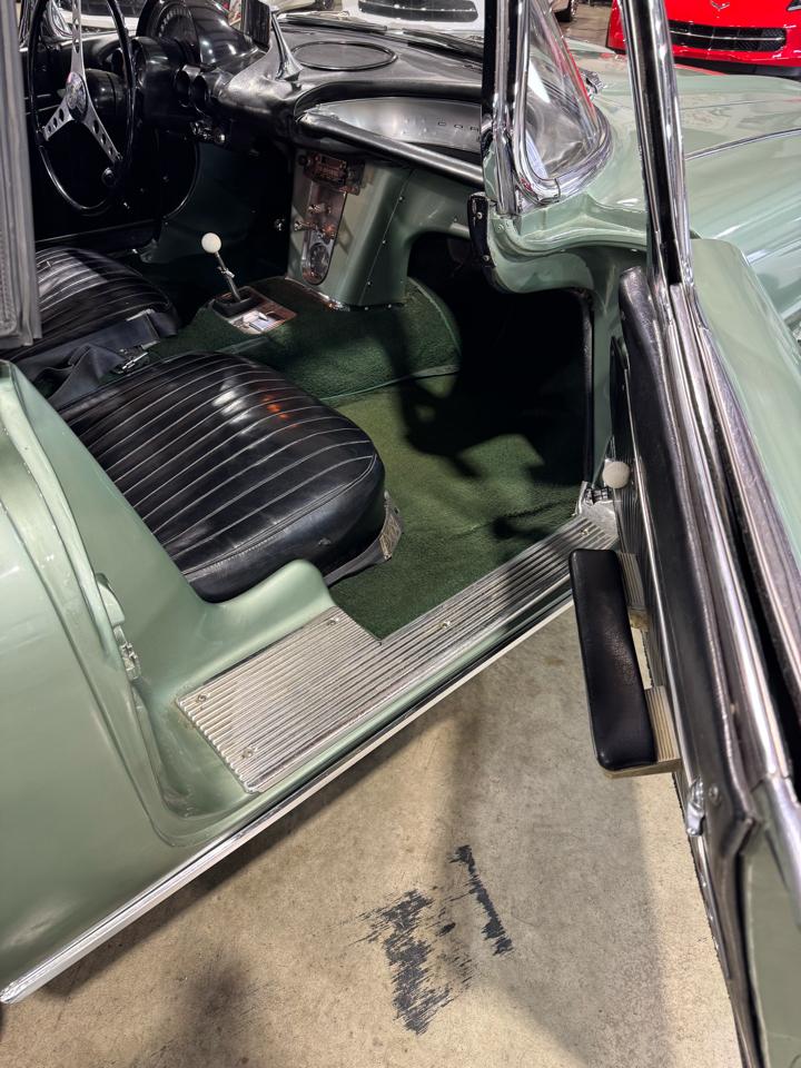 Chevrolet Corvette 2D Convertible 1962