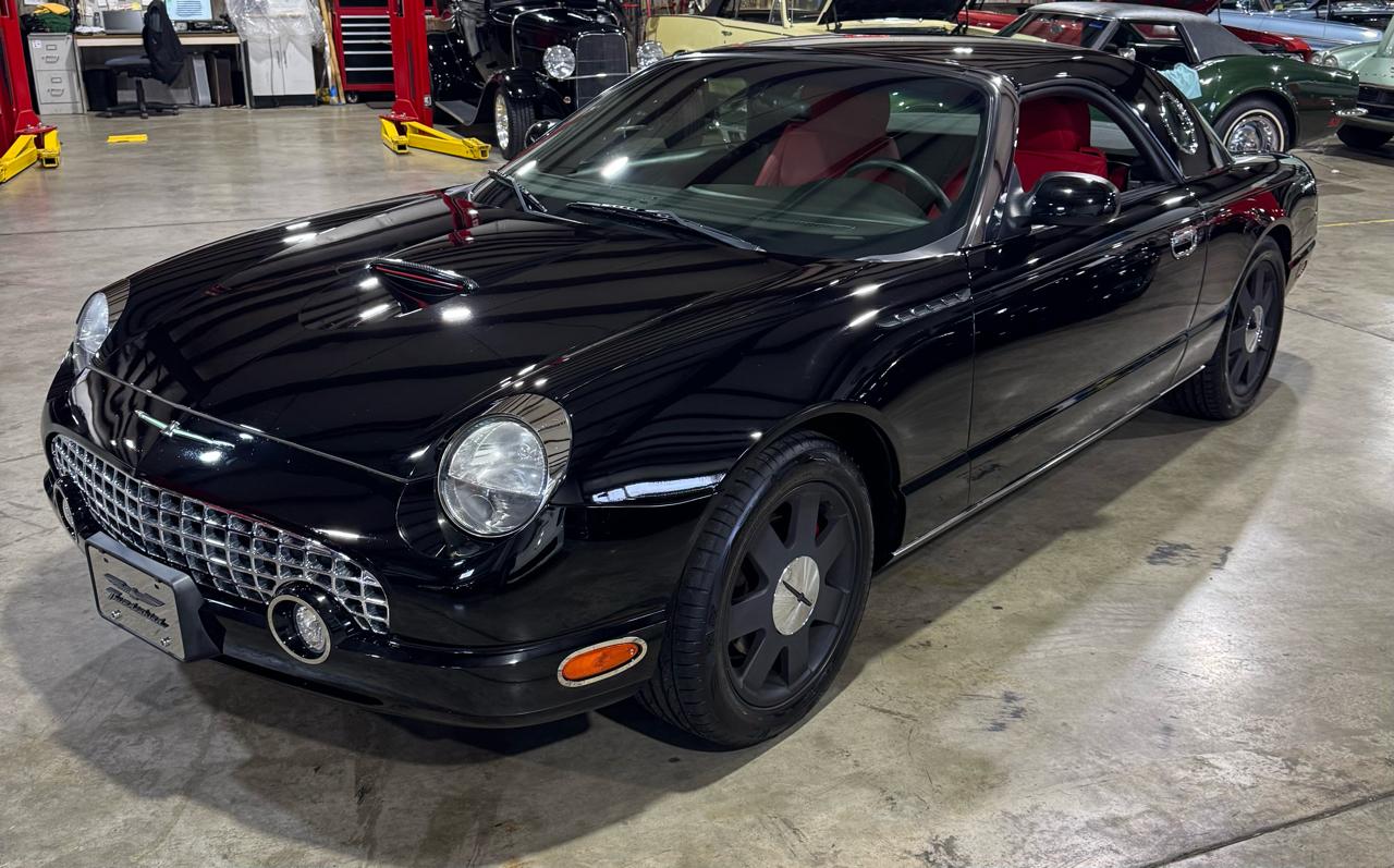 Ford Thunderbird Deluxe 2002